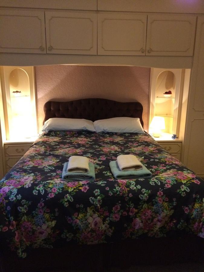 The Crown Hotel Horton in Ribblesdale Room photo